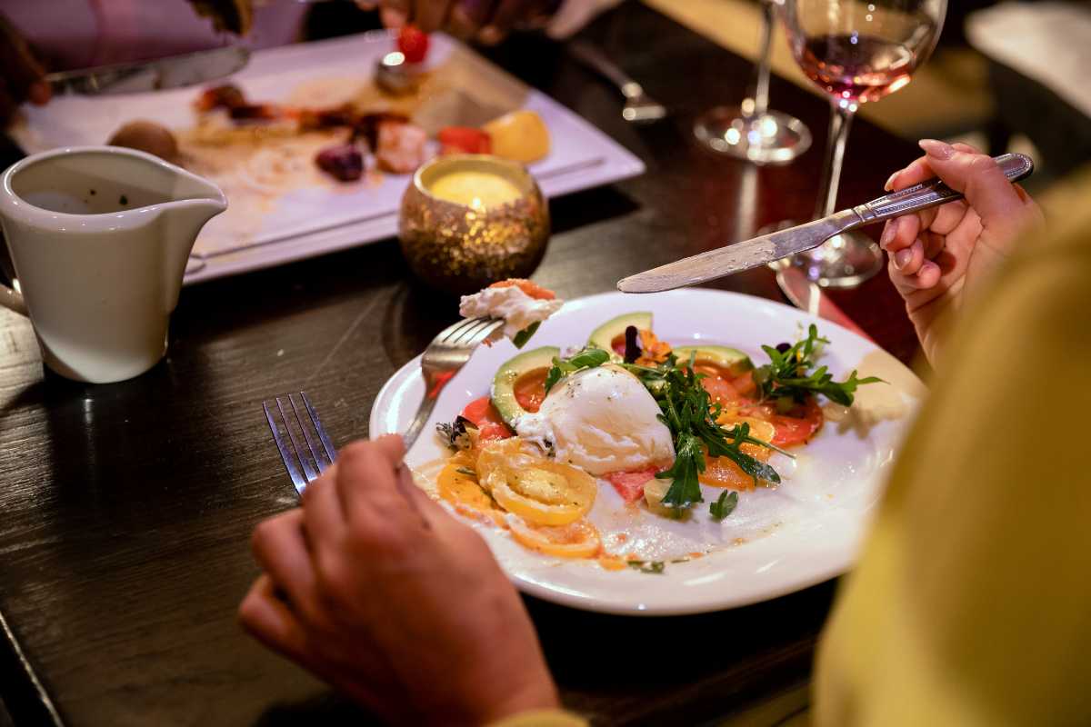 Ristorante con vista sul Lago di Garda a Bardolino, atmosfera romantica