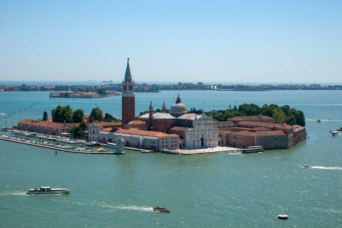 Panorama sulla laguna di Venezia e i sentieri circostanti
